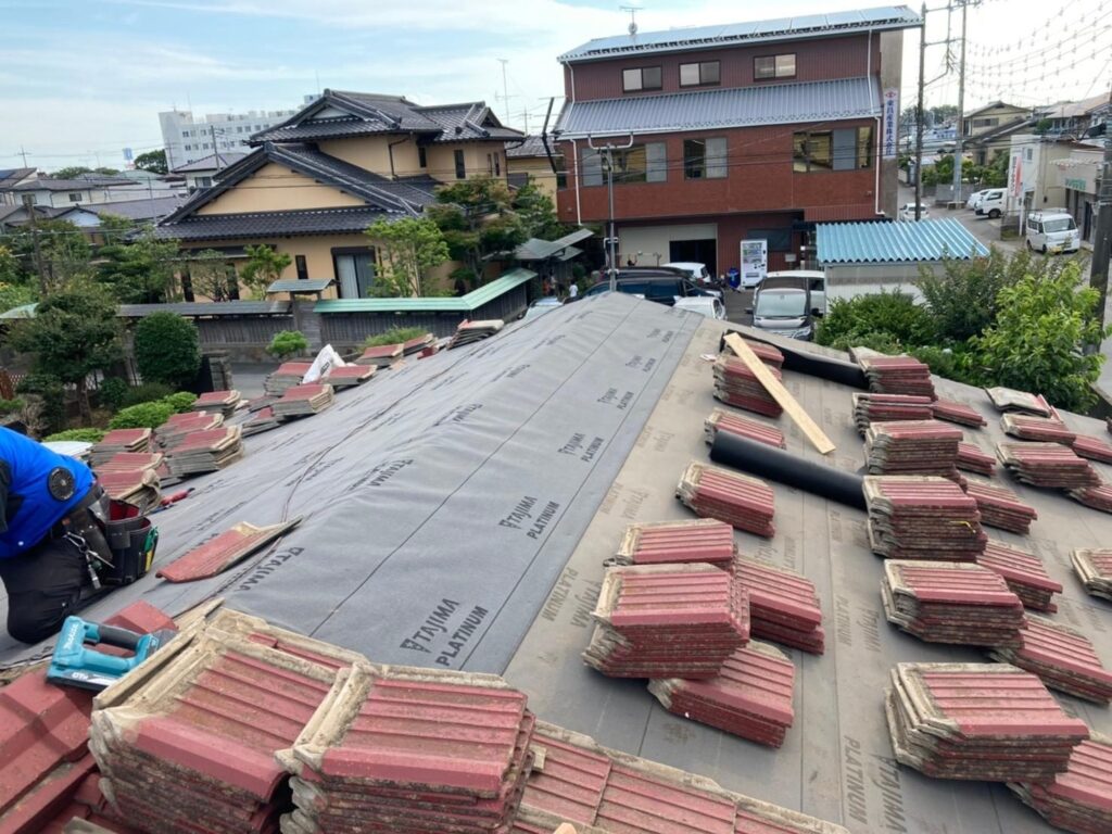 屋根ルーフィング敷き直し工事写真