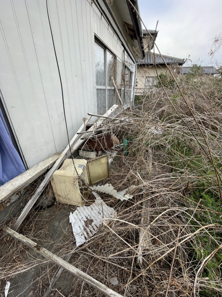 放置された空き家写真