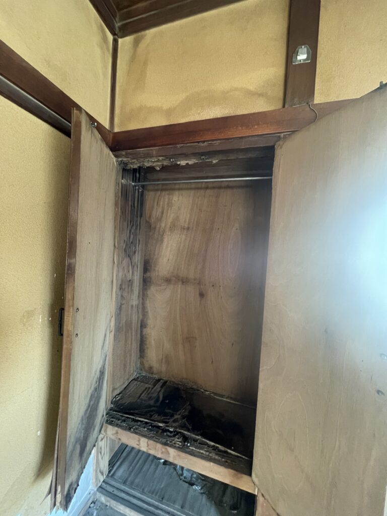 海門町中古木部の腐食部分写真